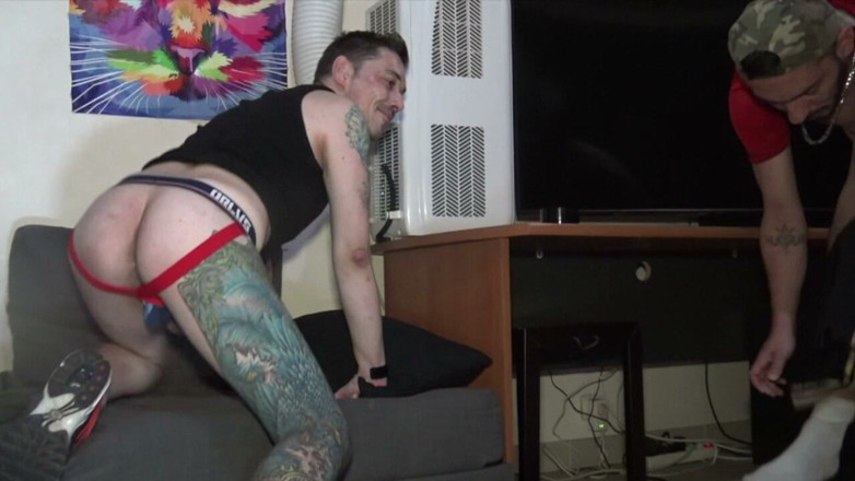 Bareback cum inside studio: Francouzská děvka ošukaná surově od Badboye Bareback