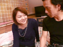 Japanese tight Pussies: Japanse tiener verleid met Hitachi voordat ze wordt geneukt