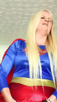 Superheroines menghukum awak dengan zakar futa mereka