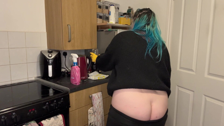 EeveeXo: Annoyed Maid Butt Cleaning