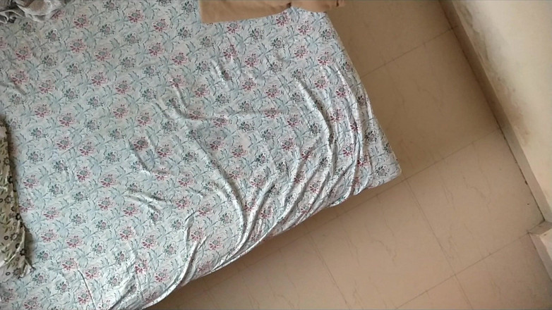 Trisha Hotness: 老板操绿色礼服荡妇传教士