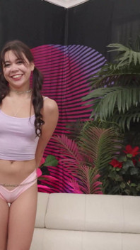 Brianna Arson terangsang dari persetubuhan keras Nade Nasty!