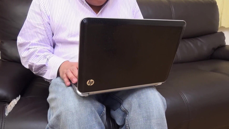 Caribbeancom: 毛深いアジアの女の子は掘削と玩具が大好きです