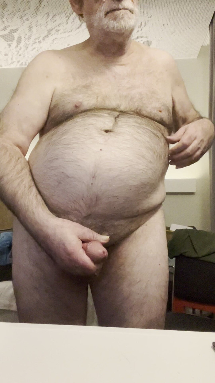 Coach Karl dude lodge: Тренер Карл гладить і краї