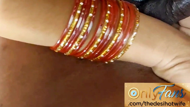 Sissy and hotwife: 新婚の主婦が夫の小さなペニスに満足していない