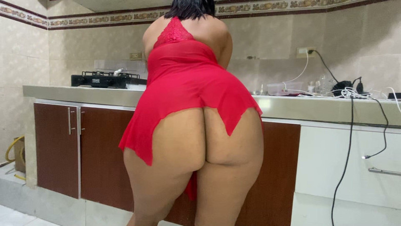 nalgonadior: I Fucked the Big Ass Stepmom When I Was in...