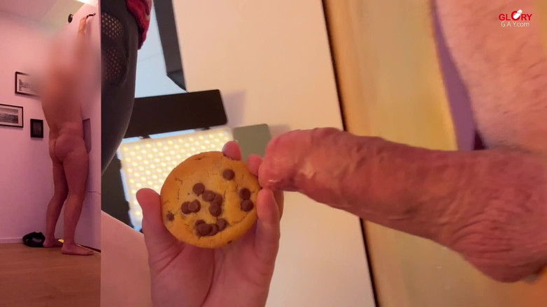 GLORYHOLEGAYS: 4 Cookies &amp; Cream - pula lui monstruoasă m-a dat pe spate