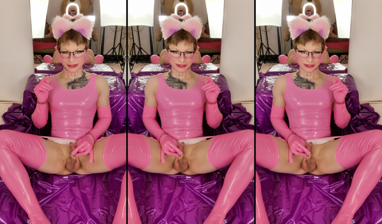 Sissy Adventures: Sissy latexová coura přivádí svůj velký penis k orgasmu