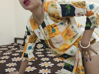 Saara Bhabhi: Пососал хуй моей падчерицы и трахнул мою задницу