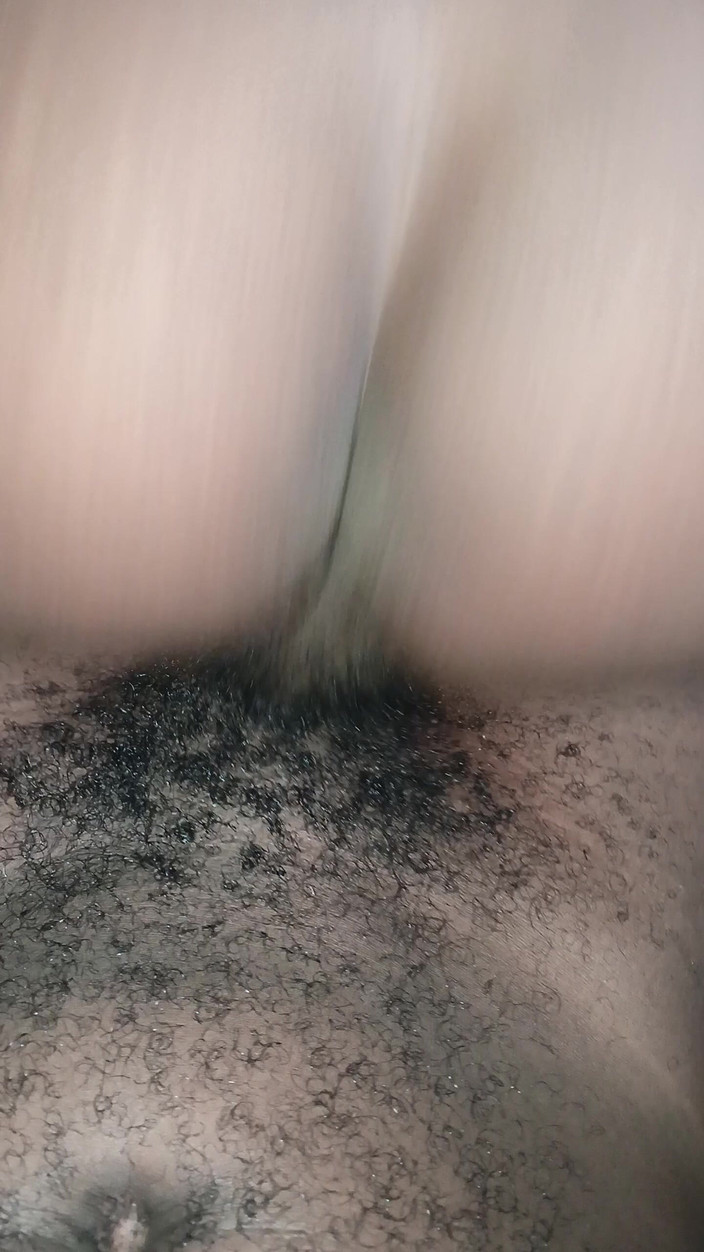 Babygood: Une gardienne se fait étirer la chatte