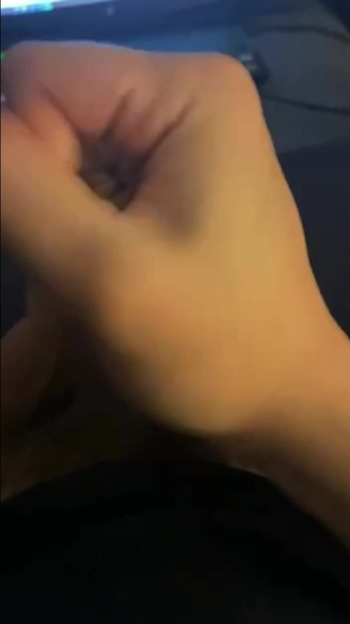 Martin Pescador: This Is What Happens When a Gaymer Guy Gets Horny