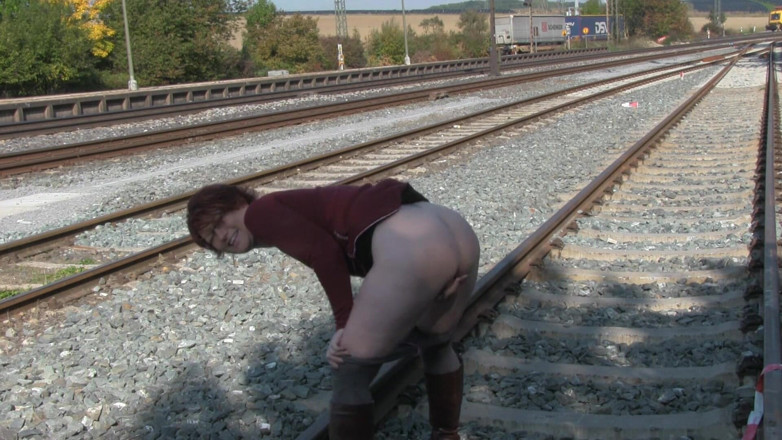 Popp Sylvie: Sex in the train station