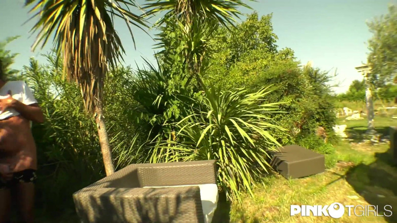 Pinko TGirls: Shemale Nefertiti and her black cock in slave ass