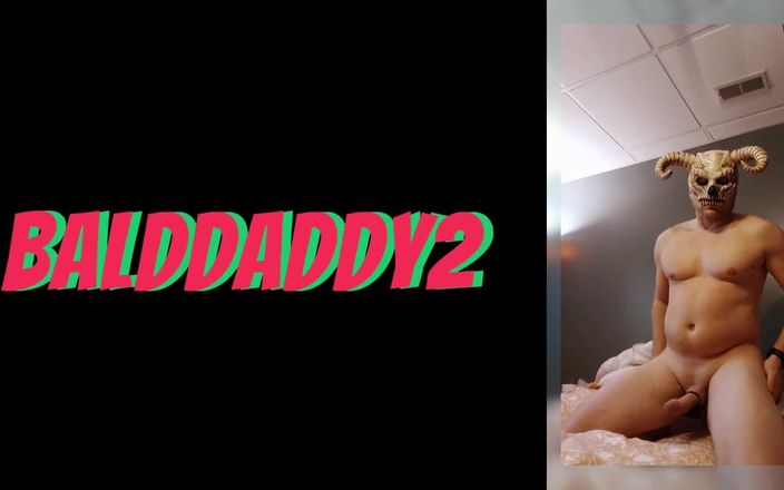 Bald Daddy: Baldaddy sexig tapp ger anal massage och dränerar sedan sina...