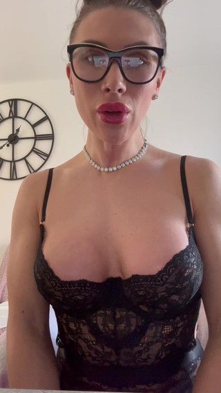 CALLIE ROKS: Úkol psaní na řádek