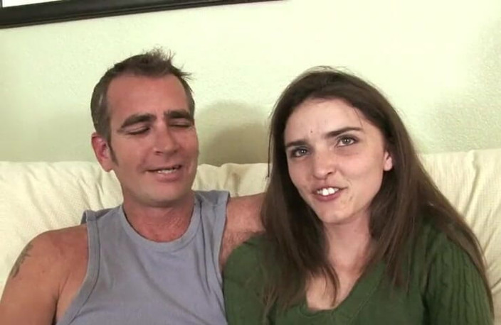 Dirty Stepdaughter: Si rambut coklat molek dikongkek dalam pepek ketatnya