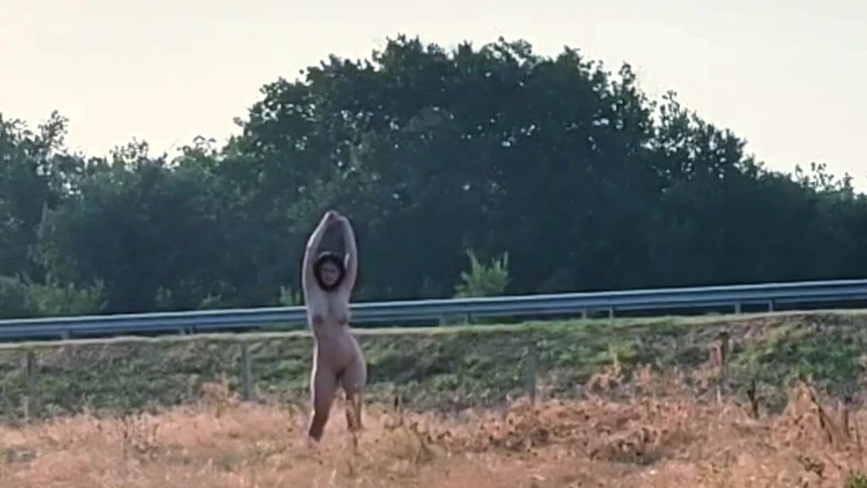 Za Za: Summer Walk of the Slave Tih