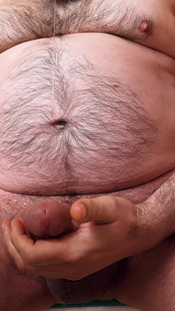 Big Hairy Bear Jerking off