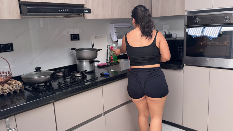 MaRaSexx: 나는 엉덩이가 큰 아내에게 불성실했어요 (하녀를 참을 수 없었어요)