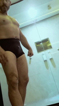 視点:筋肉崇拝