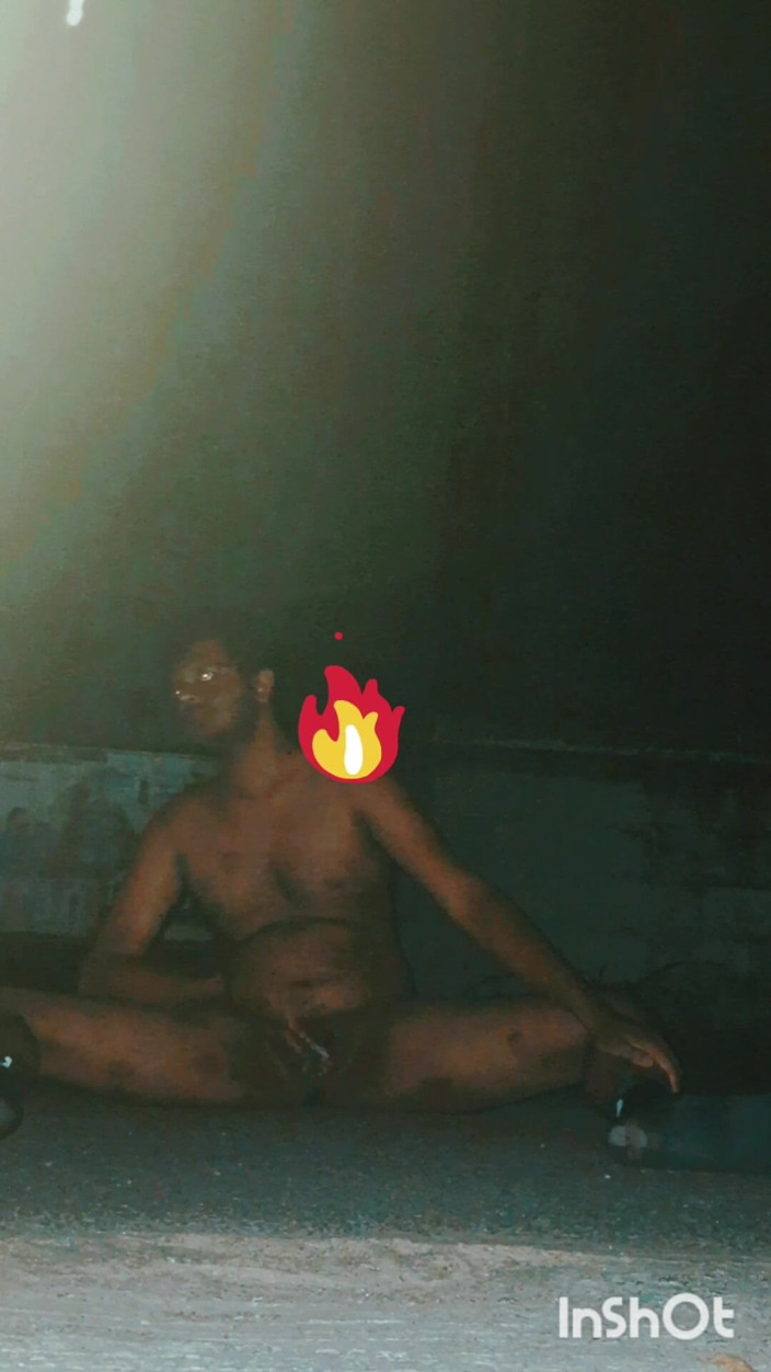 MayankPerv: Mahasiswi nakal mallu lagi asik bugil malam-malam