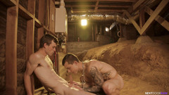 Next Door Raw: Nextdoorraw - Hoss Kado bağlı ve efendisi tarafından sikiliyor