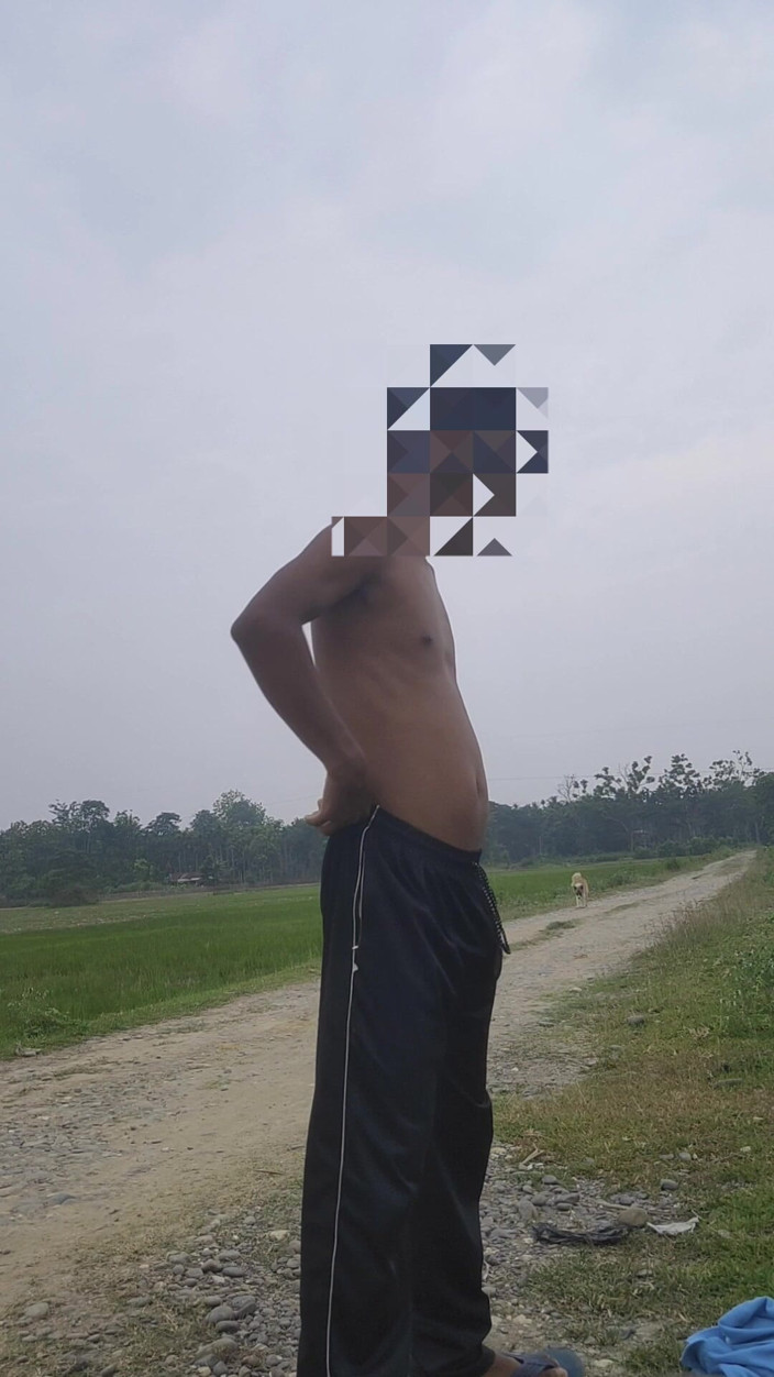Assamesebodoboy: Video di sesso gay che si masturbano all'aperto lungo la...