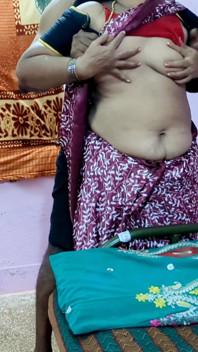 Desi Stepmom's Navel Seduction & Raw Passionate Overflowing Creampie
