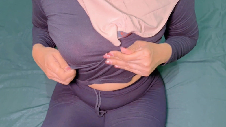 Nadalyne: Hidżab binal zarezerwowane przez żonatego mężczyznę w wynajętym domu