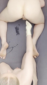 Fisting mit gesicht und titten