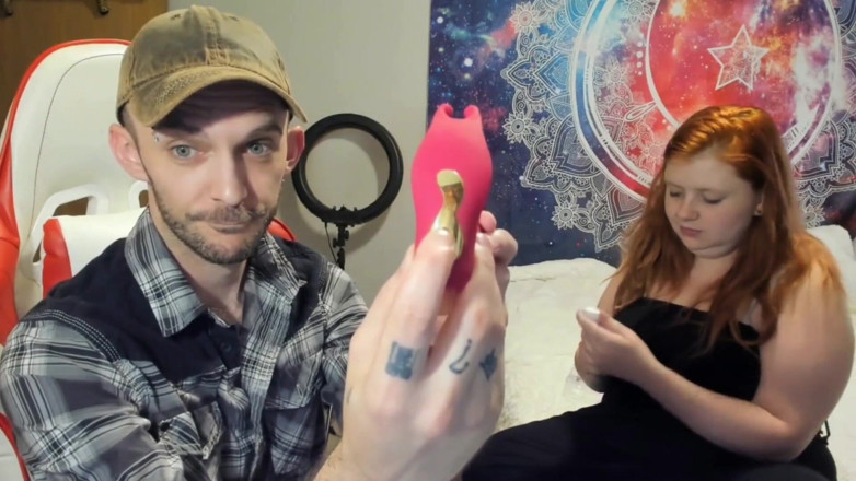 Sin Spice by Sophia Sinclair and Jasper Spice: Animour dildo collant si spoglia e si masturba