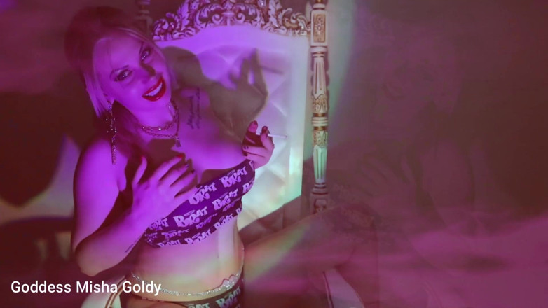 Goddess Misha Goldy: Răsfăță-te cu obsesia ta de fumat și fii a mea!