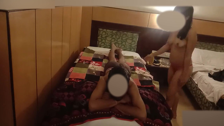 Parihema: Najpierw moja przyrodnia siostra dała masaż, a potem spędziliśmy razem...