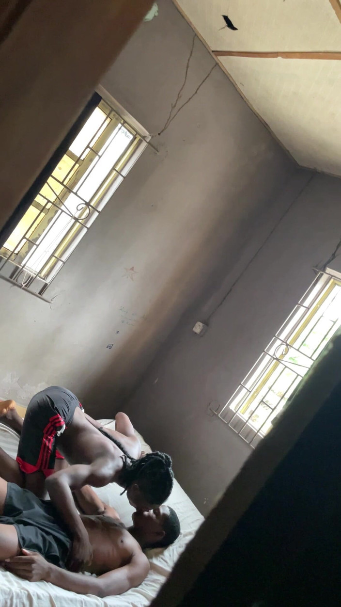 Vicfairy: Aku ke rumah temanku untuk ngentot dia habis-habisan