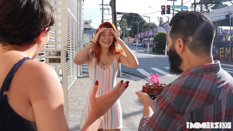 Lady Snow Brasil: Sorpresa di compleanno! Scopa con un paio di amici