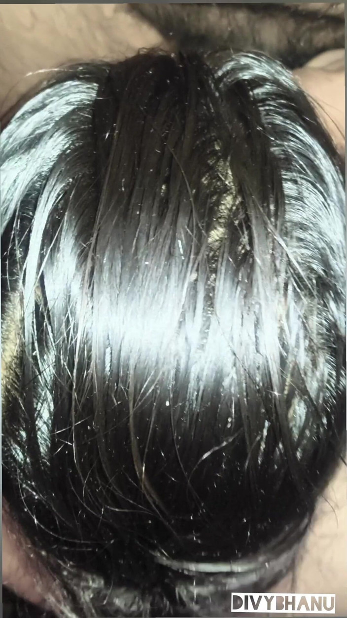 Divyabhanu: 我在晚上把我的鸡巴塞进迪维亚的嘴里。