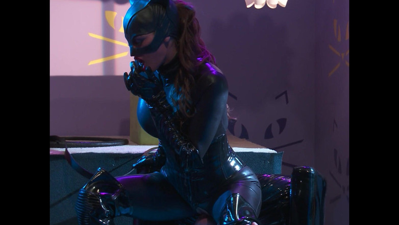 XTime Vod: यह कैटवूमन का कुछ लंड पाने का समय है