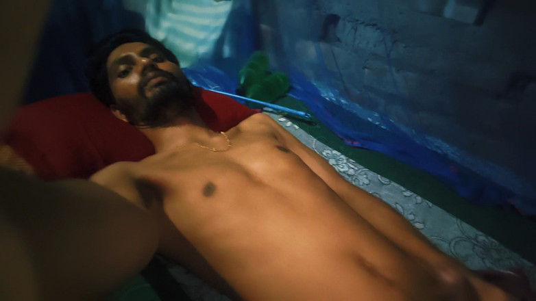 shyamal1me: Sex în timp ce stă culcată în pat, noaptea