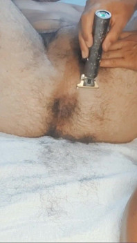 Adoro Radermi Il Mio Uomo, Le Sue Palle E Il Suo Grosso Cazzo.