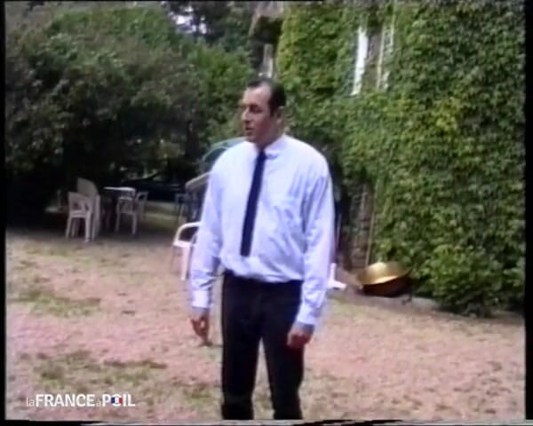 French Family Secrets: Sarışın yorganlı üniversiteli bir kız çimlerde sikiliyor.