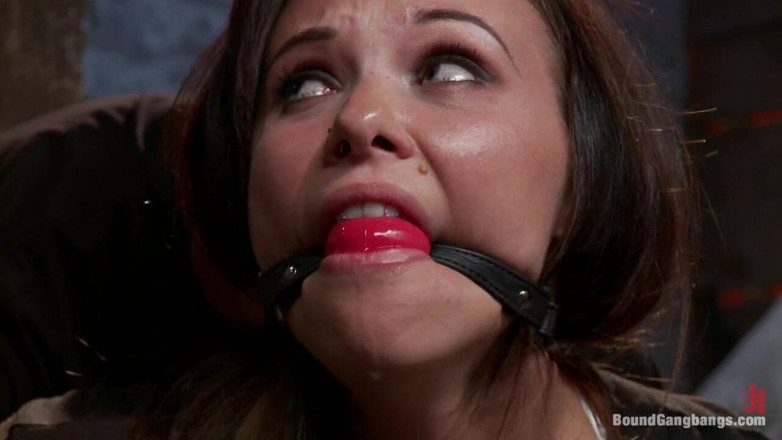 Bound Gang Bangs by Kink: ภรรยาเซ็กซี่ถูกมัดเย็ดแล้วแตกในรูตูด