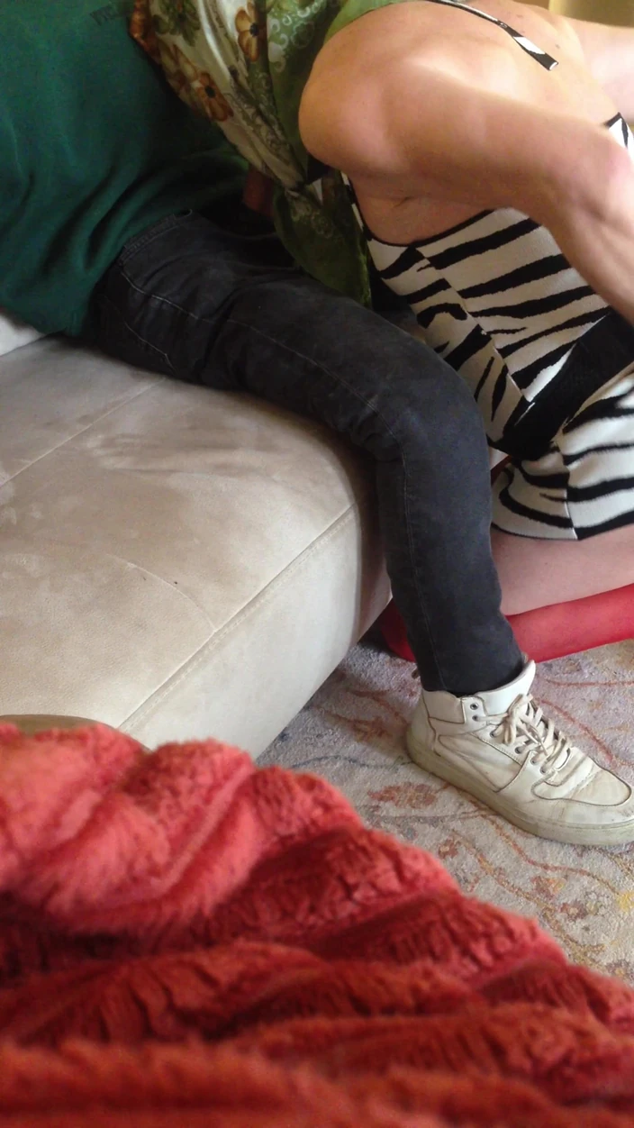 cd_aysemmm: I Caught My Stepson Jerking off and He Asked Me...