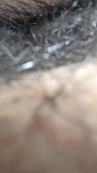 Gros plan sur la chatte pulpeuse de ma femme pulpeuse pendant que je lui fourre ma bite