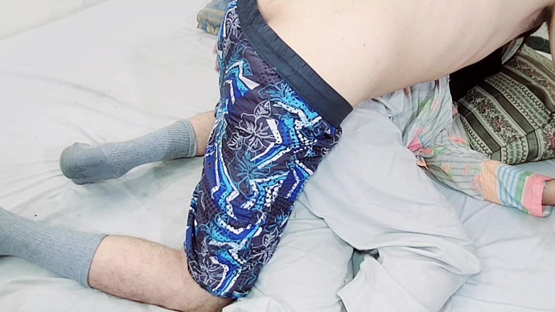 Netu: Une chaudasse musulmane surprise avec un ami en train de...