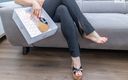 Czech Soles - foot fetish content: 섹시한 하이힐 언박싱과 그녀의 긴 발에 과시