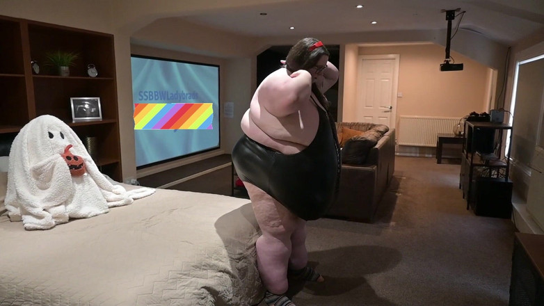 SSBBWLadyBrads: Ssbbw - cewek seksi dengan kostum kulit hitam super semok