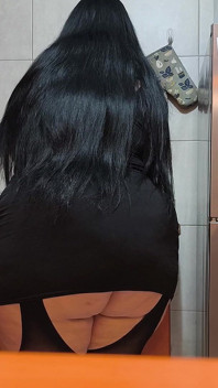Seksi ateşli üvey anne, sadece ağır çekimde hayranlar, mutfakta