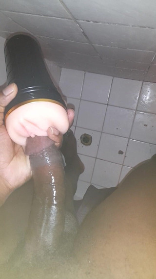 Black guy: Jerking off S10 E8