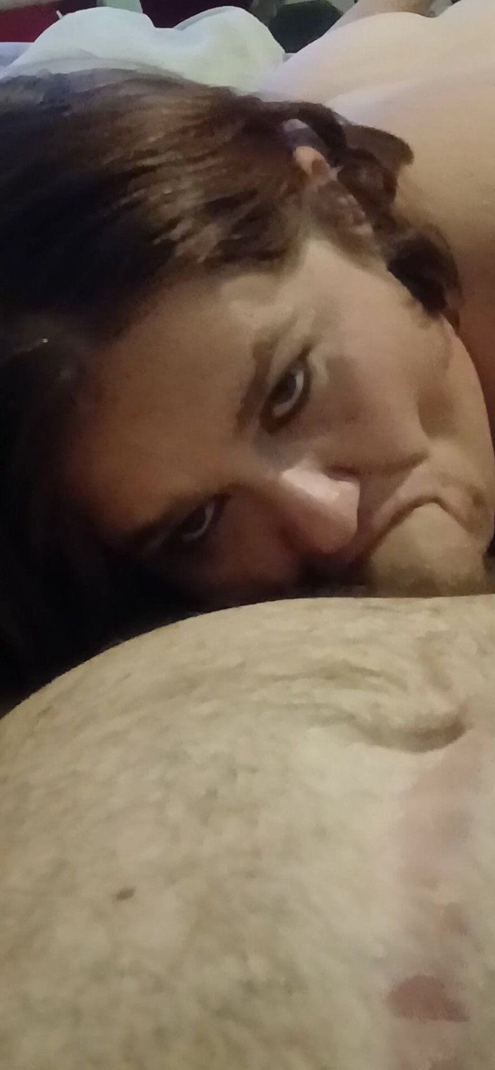 MAGLIGHTGIRL69: Niebieskooka sex oralny