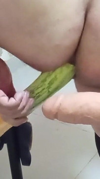 Gode Et Courgette, Une Belle Combinaison De Plaisir.